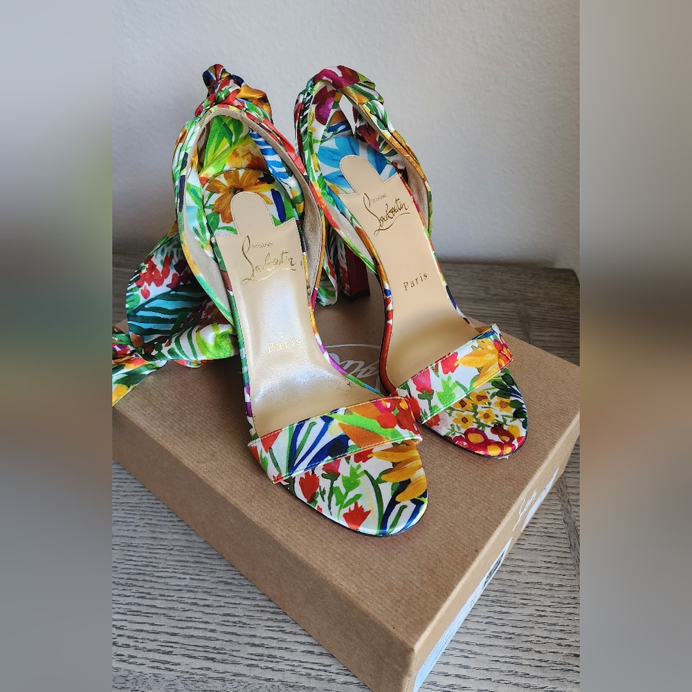 Christian Louboutin- 37